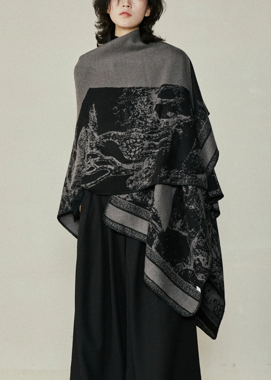 Organic Black V Neck Print Cotton Knit Shawl Coats Fal