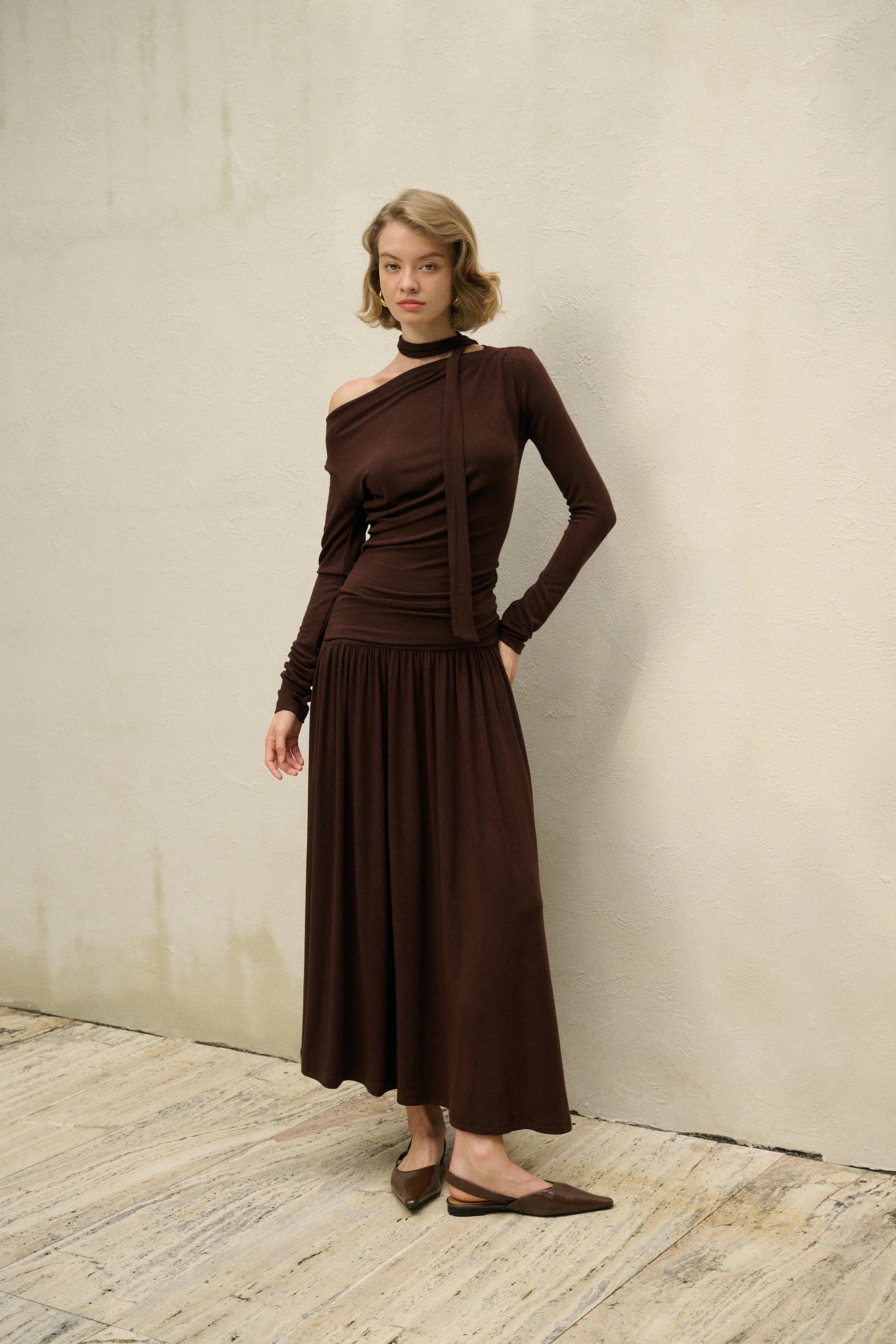 One shoulder asymmetrical set