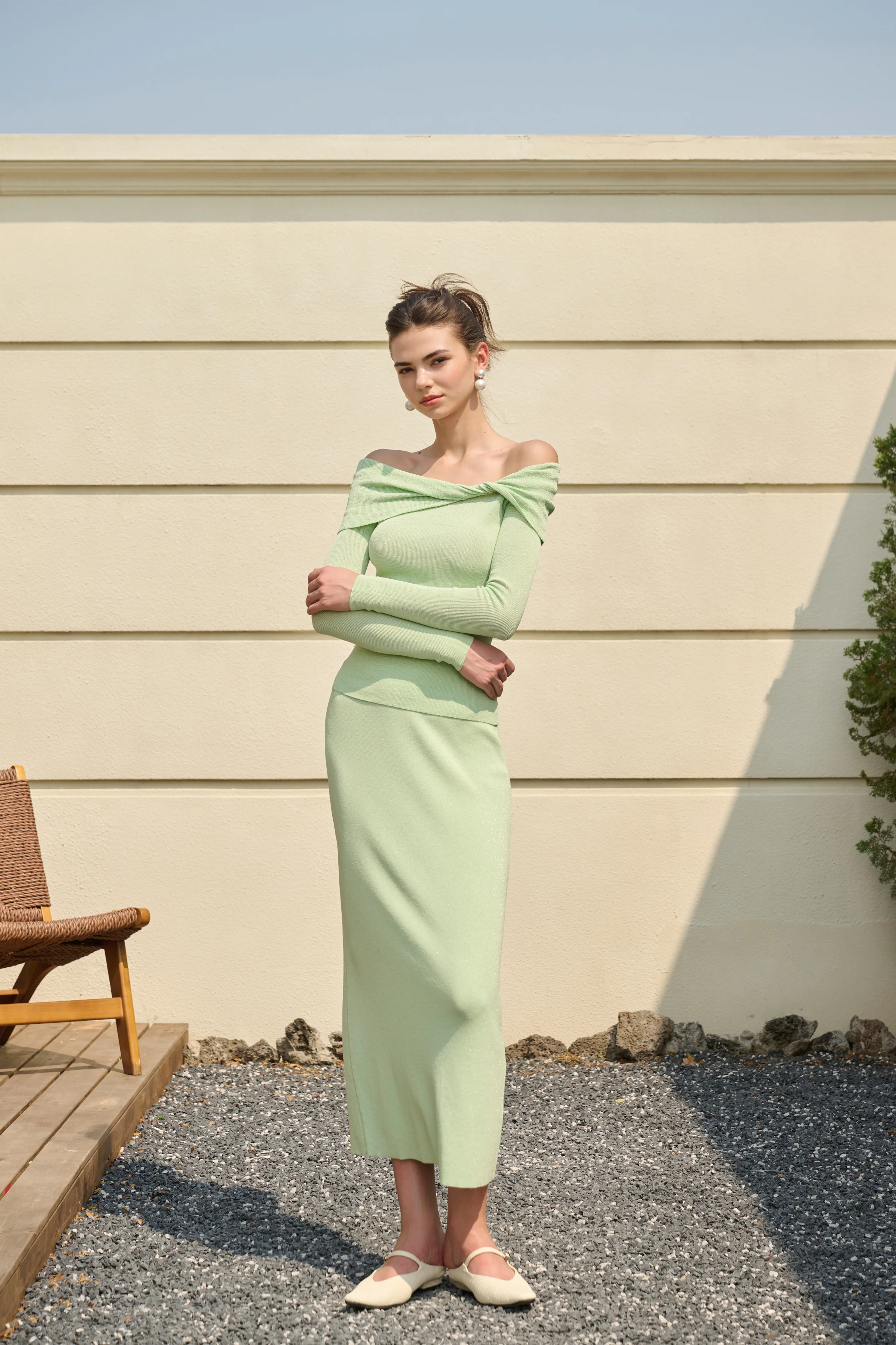 Off shoulder twist knit set